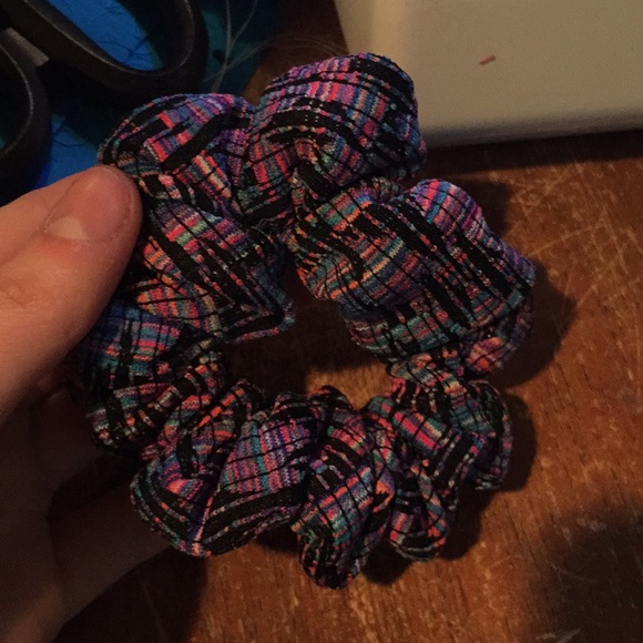HANDMADE SCRUNCHIES!! - Picture 4 of 4